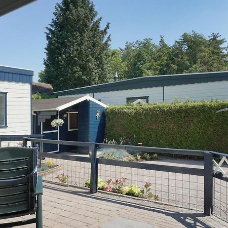 Gezellig En Relaxed Verblijf In Chalet In Putten Op De Veluwe! Zewnętrze zdjęcie